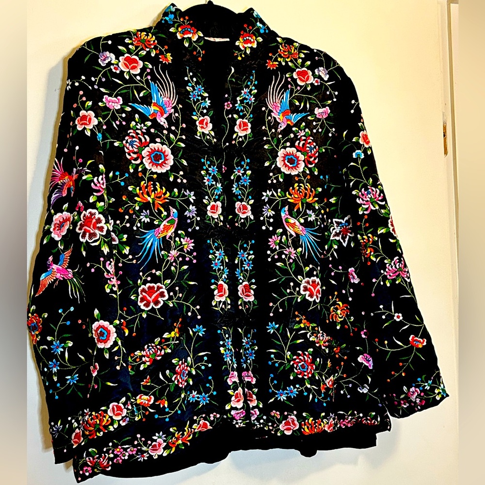 Vintage 1940s Plum Blossoms Embroidered Silk Top Size 42 (L)